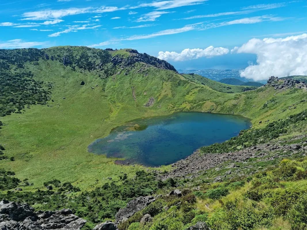 Jeju Nature & Food: 4-Day Deep Dive