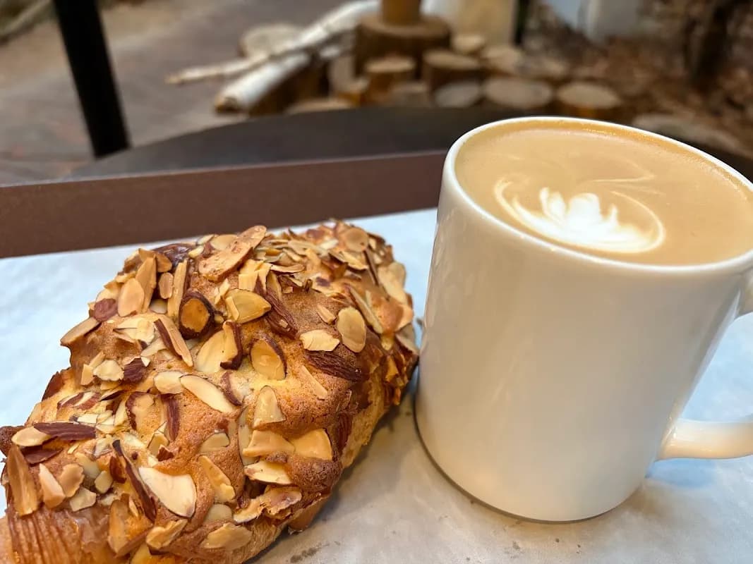 圣水洞大林仓库画廊 5