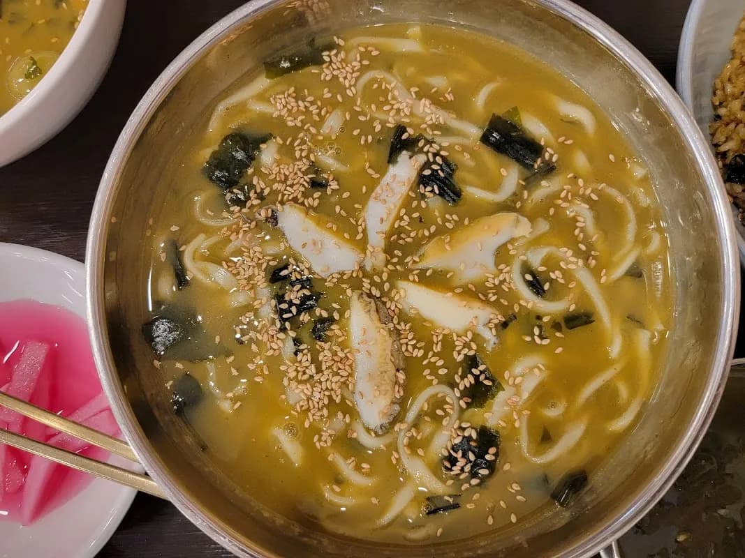 済州アワビカルグクス（手打ち麺） 5