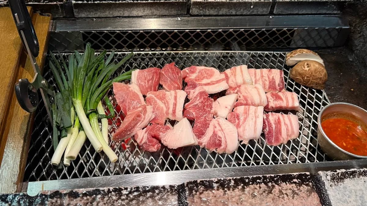 山清炭火烤肉 3