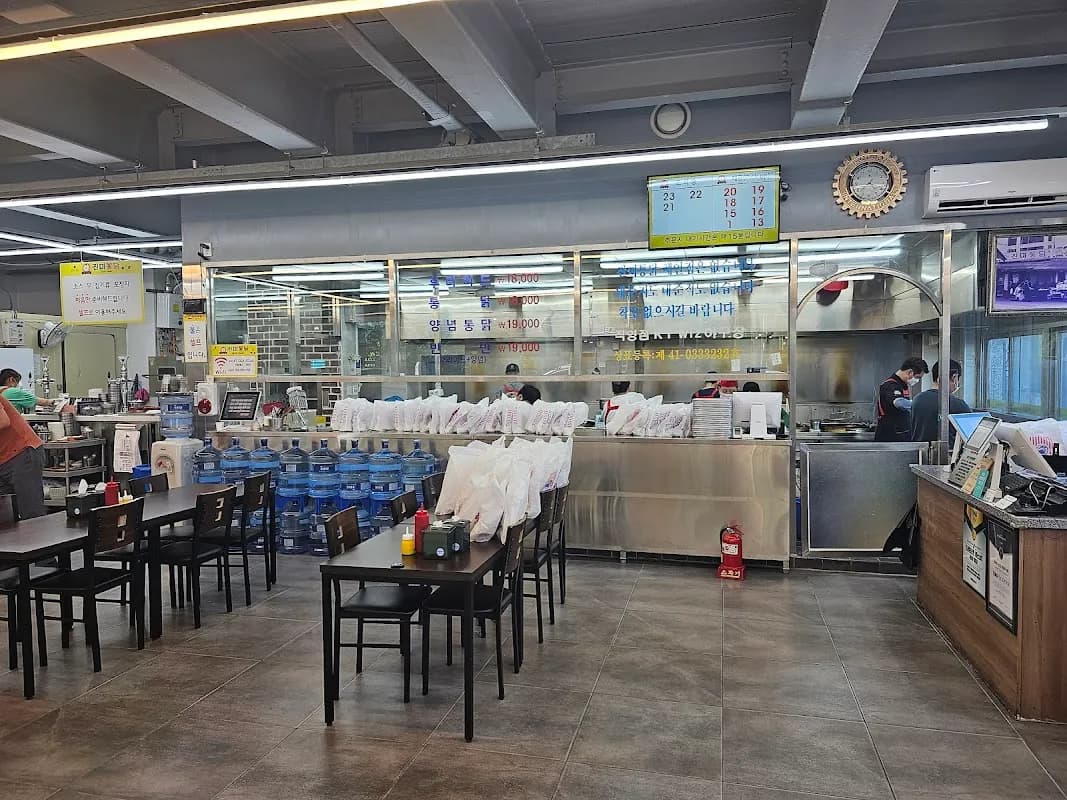 Suwon Chicken Street (Tongdak Golmok) 5
