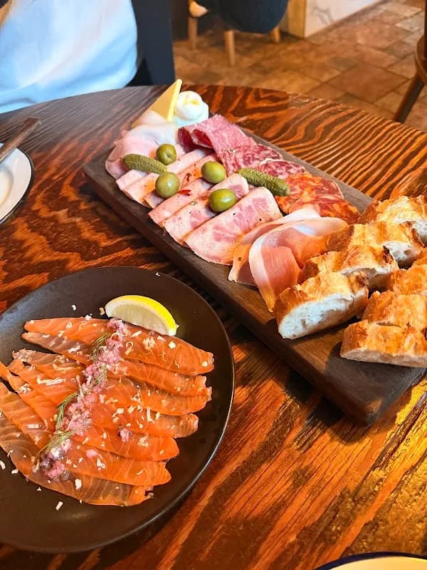 Xesc Menzl欧式肉铺 5