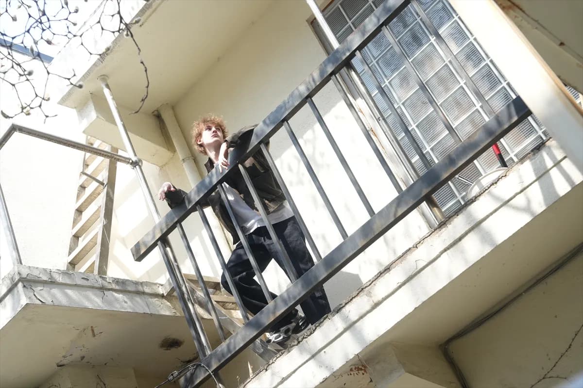 Conversation beyond the lens, Sandoilki