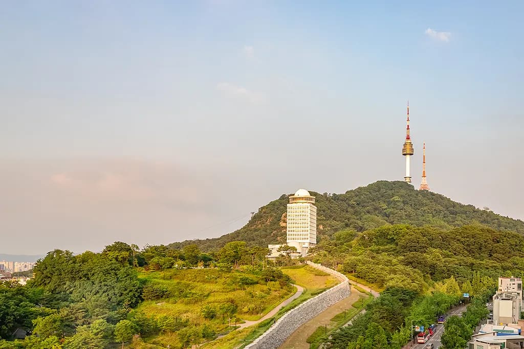 Namsan Baekbeom Square 5