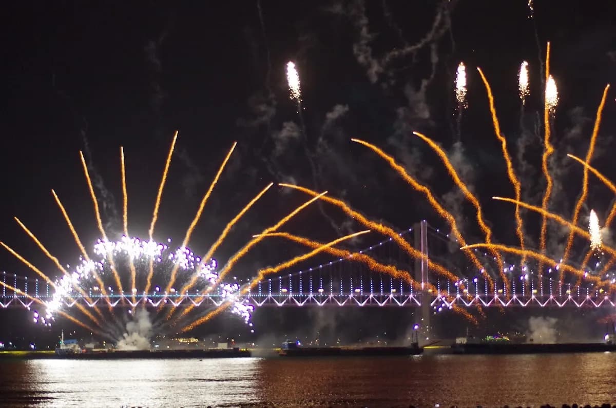 Gwangalli Beach & Diamond Bridge 4