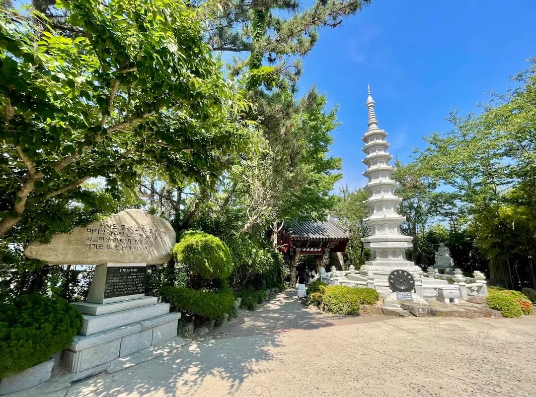 Haedong Yonggungsa Temple 3