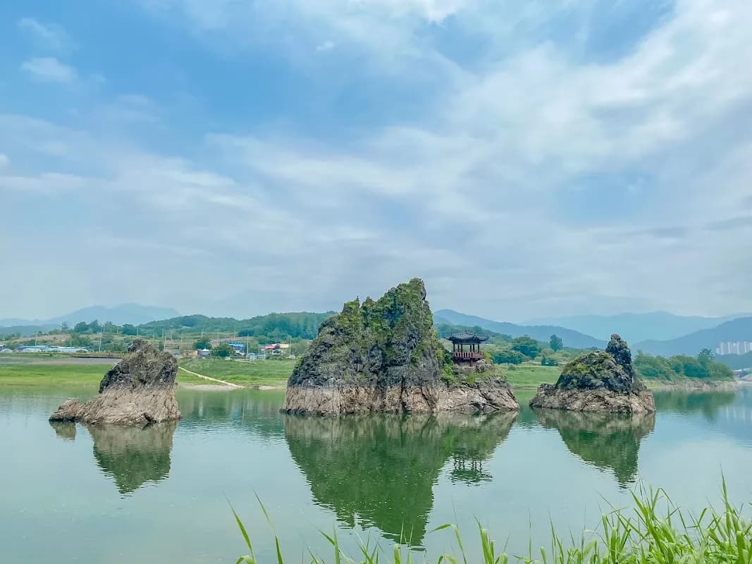 Seoul to Danyang Adventure: Paragliding & Caves