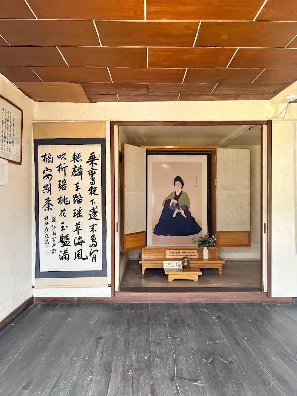 Heo Gyun Heo Nanseolheon Memorial Park 5