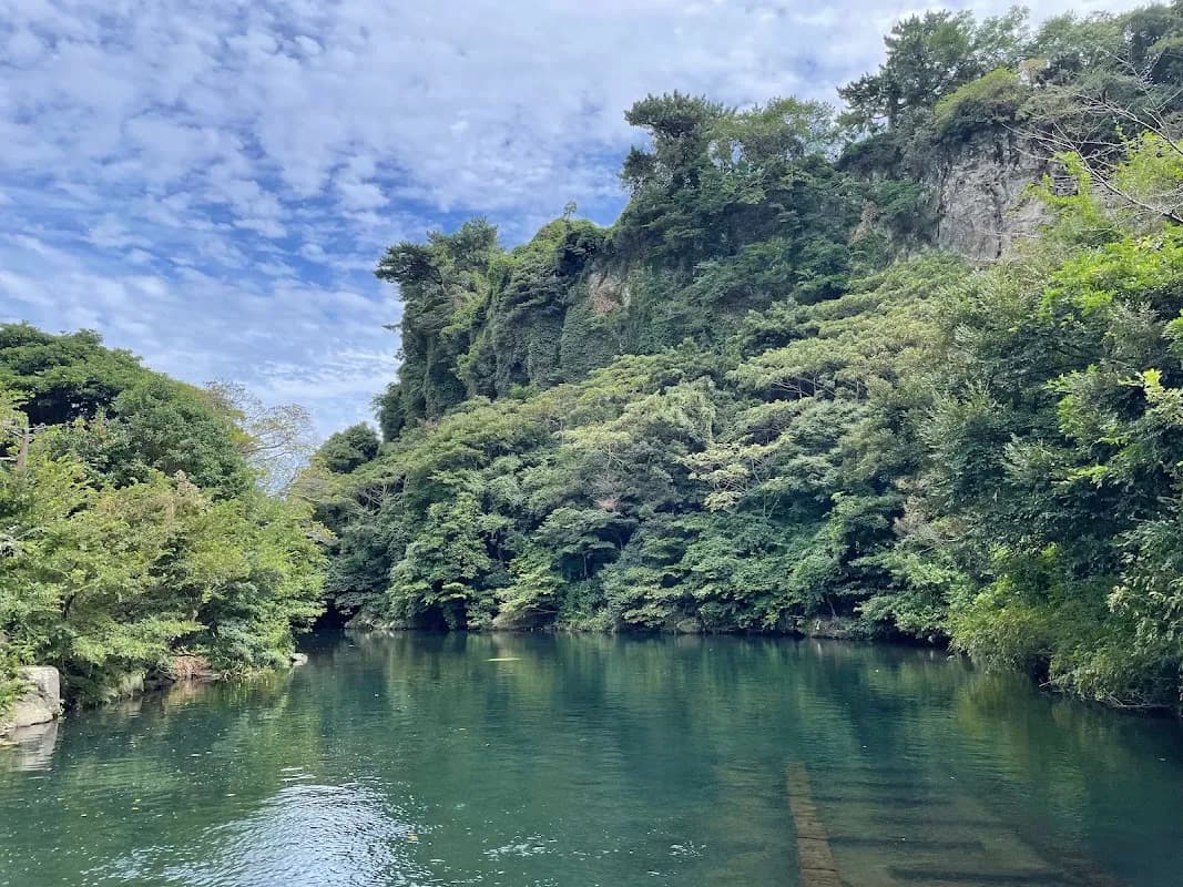 Cheonjiyeon Waterfall 3