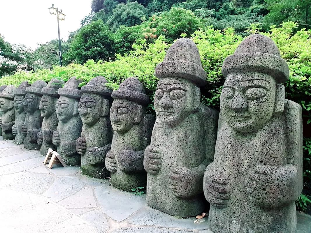 Cheonjiyeon Waterfall 5