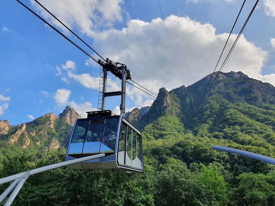 Korea Autumn Foliage Journey: Seoraksan→Gangneung→Danyang 4D