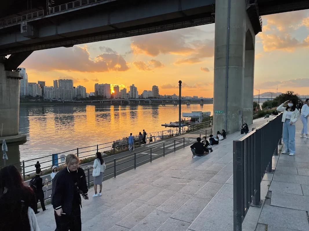 Ttukseom Hangang Park 4