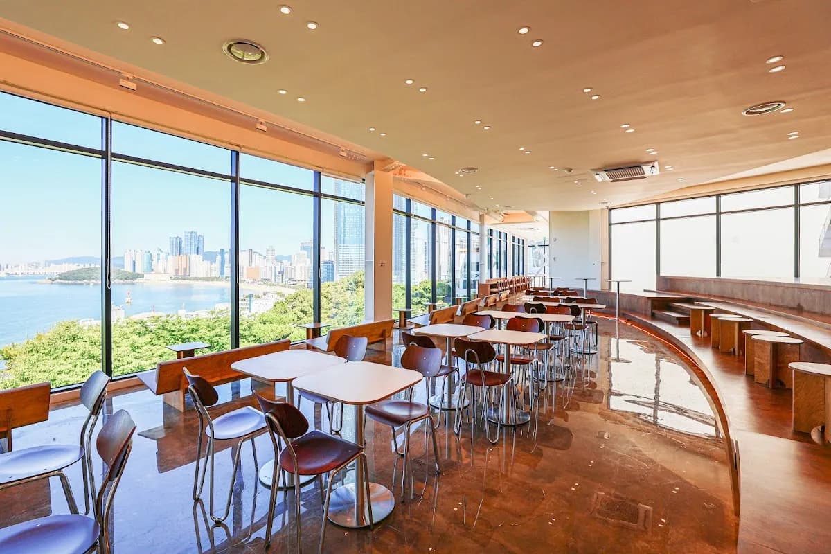 On The Hill Cafe Haeundae 1
