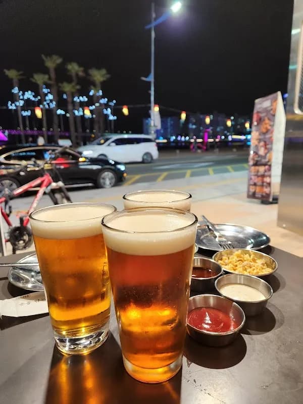 Gwangalli Chimaek (Chicken & Beer) 2