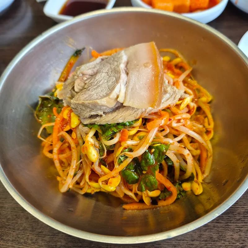 Jeju Grandma's Gogi-Guksu (Pork Noodle Soup) 4