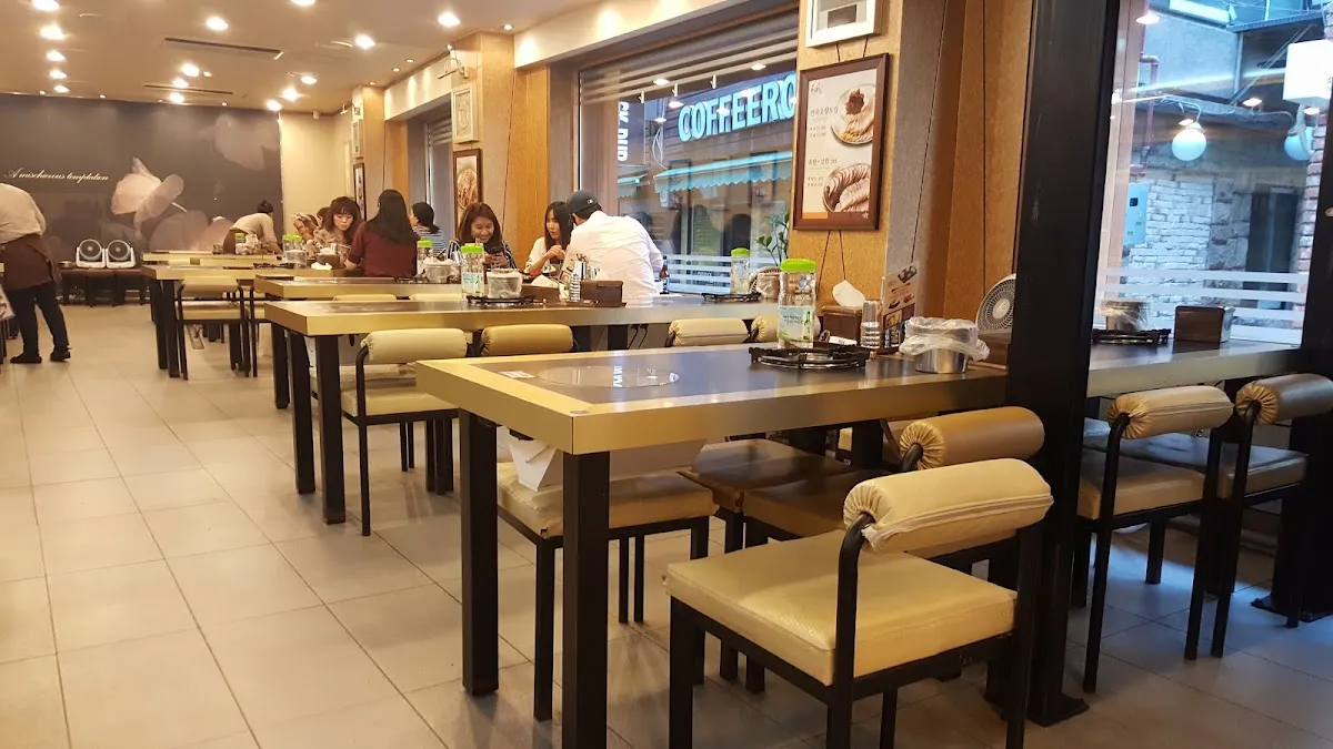 Seoul Solo Dining: Best Restaurants for One 8