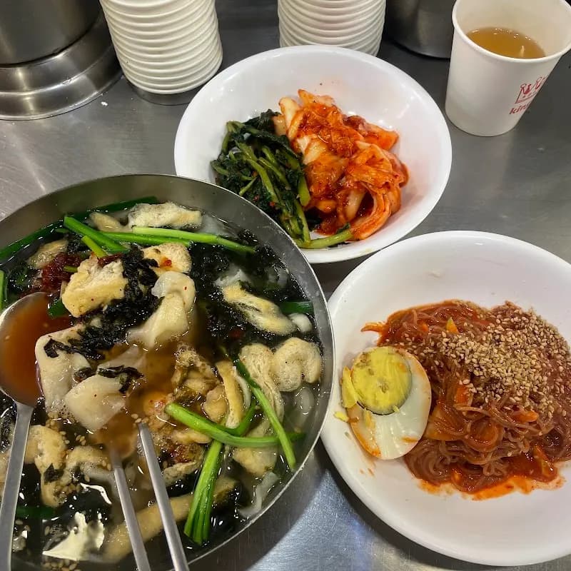 Namdaemun Kalguksu Alley 3