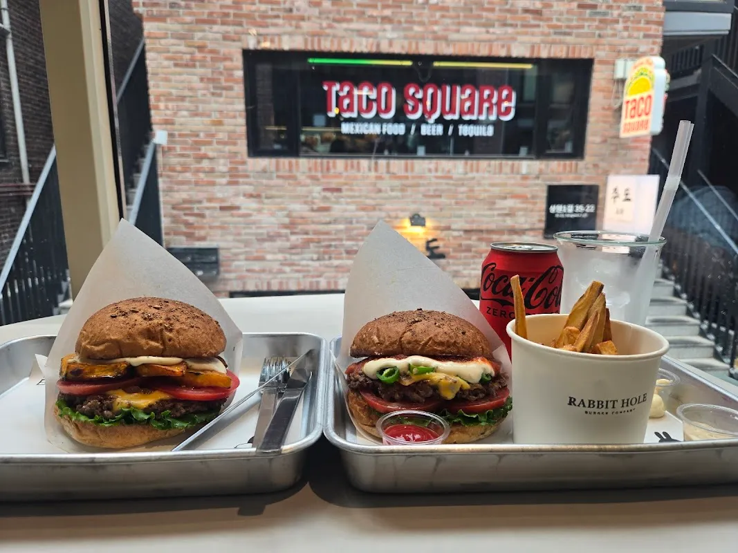 Rabbit Hole Burger 4