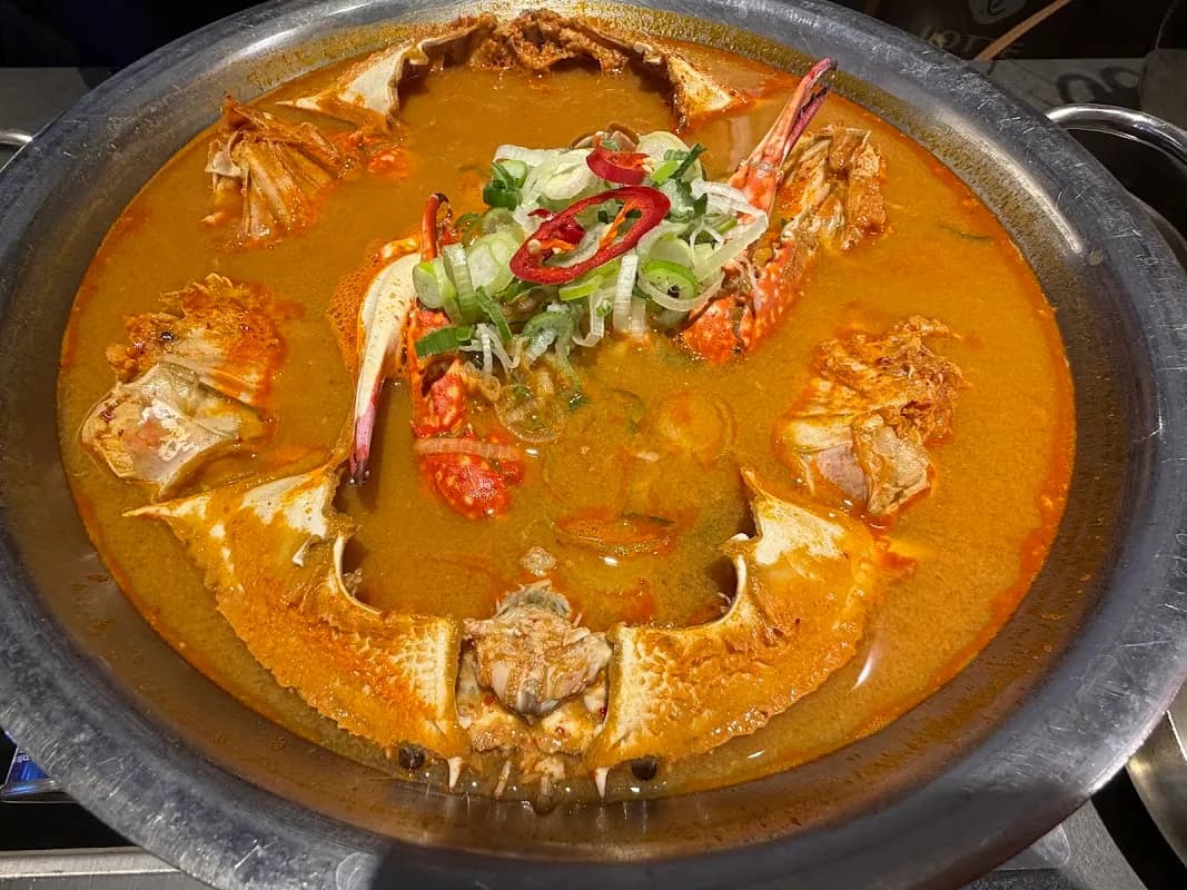 Sinsa Kkotgedang Ganjang Gejang (Soy Sauce Marinated Crab) Restaurant 3