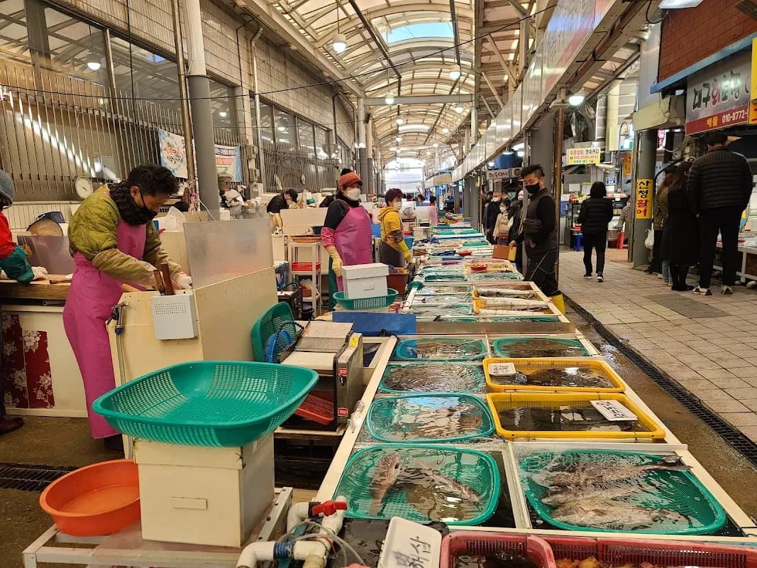 Tongyeong Jungang Market 2