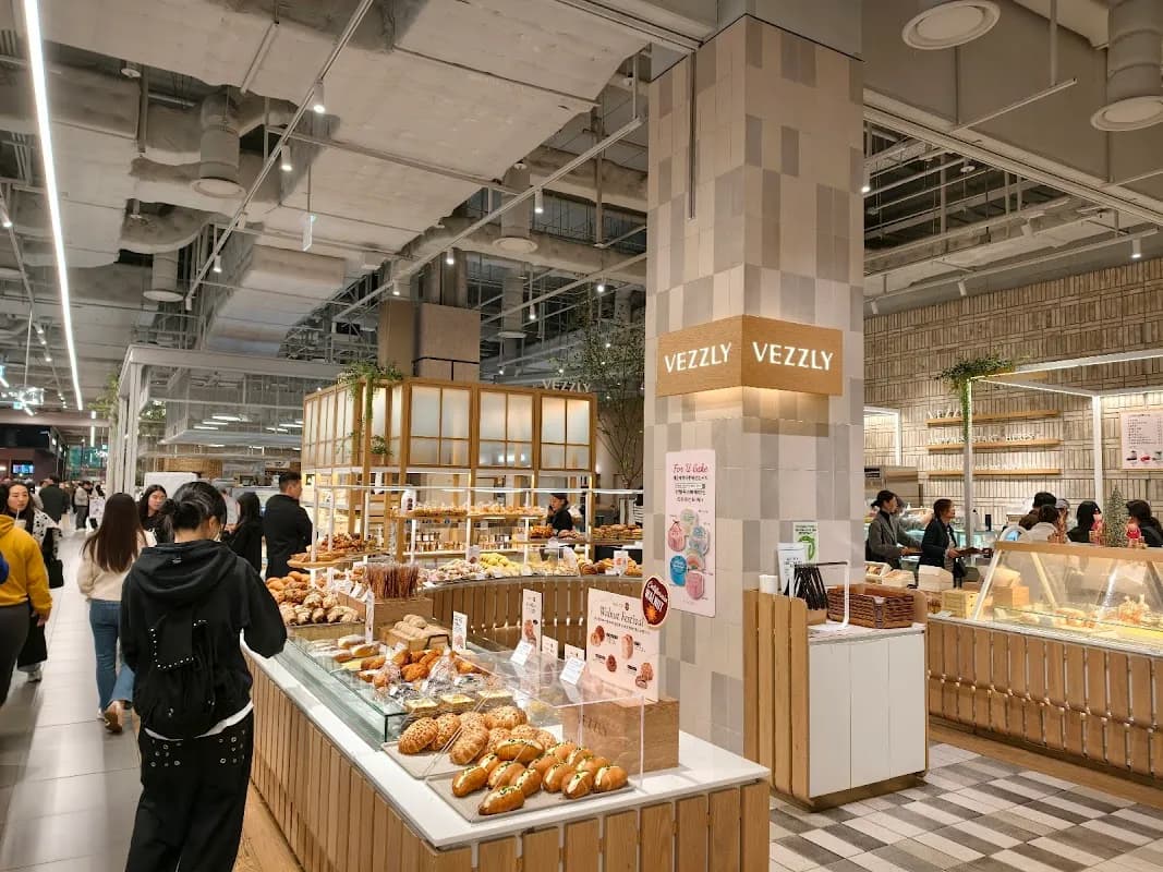 The Hyundai Seoul (Yeouido) 5